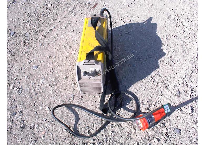 caption Caddy welder Esab 250