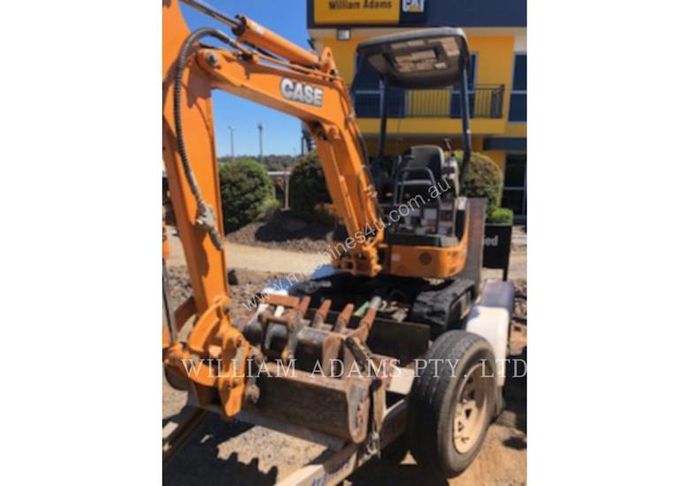 caption CASE/NEW HOLLAND CX17B Track Excavators