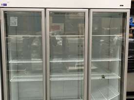 Commercial fridge  - picture0' - Click to enlarge