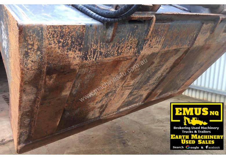 caption 1880mm Skid Steer Grapple Bucket with universal hitch. AS171