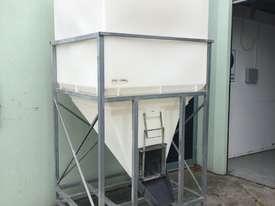 1600 LTR MINI SILO ON WHEELS - picture0' - Click to enlarge