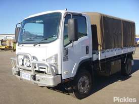 2008 Isuzu 300 NPS - picture2' - Click to enlarge