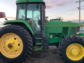John Deere 7600 MFWD Cabin Tractor - picture2' - Click to enlarge