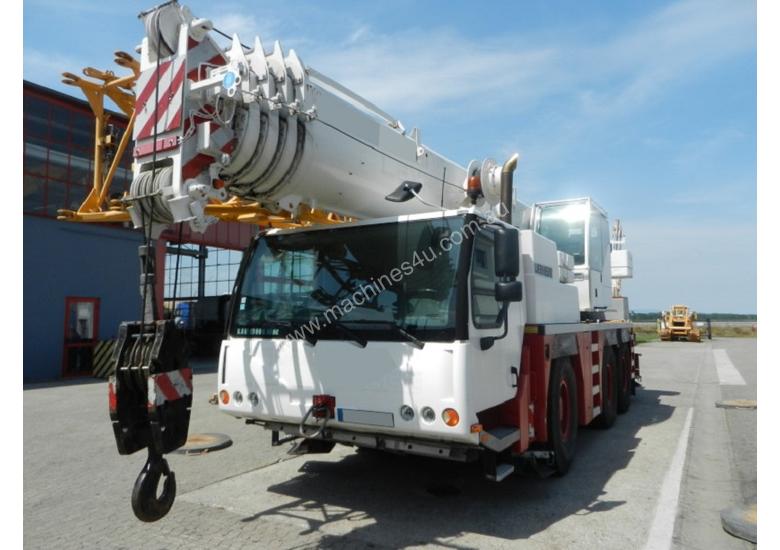 caption 2007 LIEBHERR LTM 1055-3.1