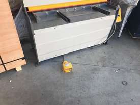 GUILLOTINE HYDRAULIC 2MM CAPACITY - picture0' - Click to enlarge