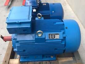 132 kw 175 hp 4 pole 1490 rpm 415 volt 315 frame Foot Mount AC Electric Motor - picture2' - Click to enlarge