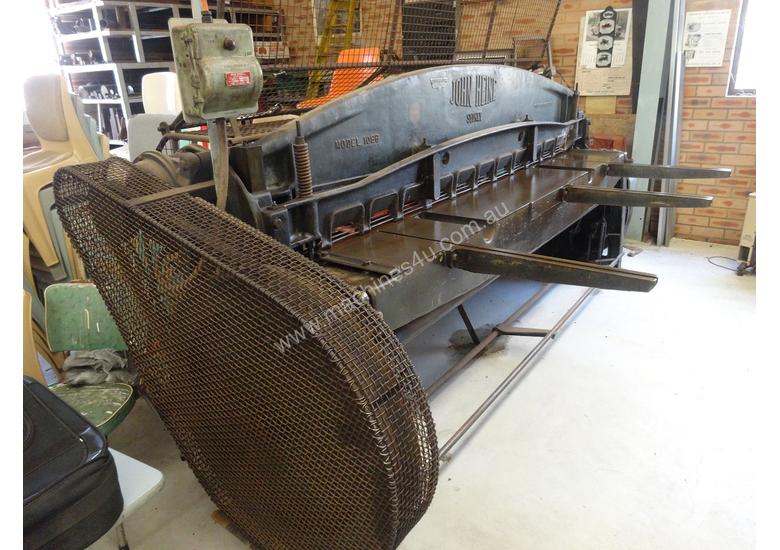 caption guillotine 2400 x 3mm