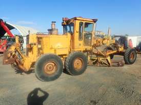 Caterpillar 12G Grader - picture1' - Click to enlarge
