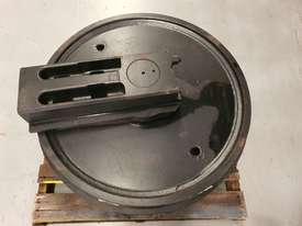 Hitachi EX1800-5 & EX1900-5 Idler Assembly - picture0' - Click to enlarge