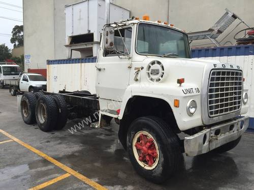 Ford Louisville Tipper CAT 3208 engine