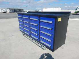 LOT # 0186 Work Bench/Tool Cabinet c/w 20 Drawers - picture0' - Click to enlarge