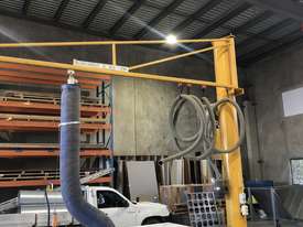 Millson Hoists Jumbo lifter - picture0' - Click to enlarge