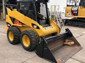 CATERPILLAR 232B2 Skid Steer Loaders - picture2' - Click to enlarge