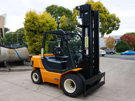 4.5 T Clark Forklift - picture0' - Click to enlarge
