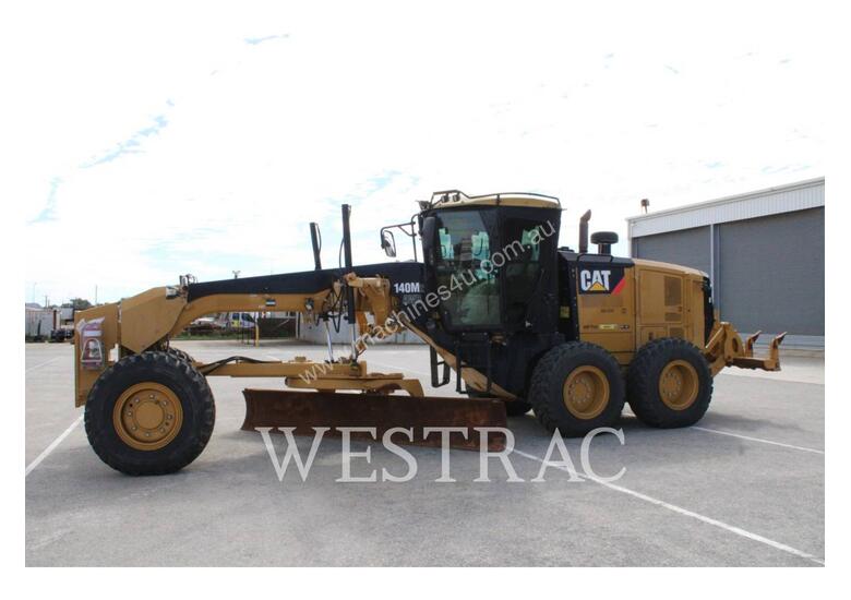 caption CATERPILLAR 140M2AWD Mining Motor Grader