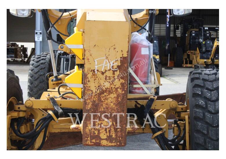 caption CATERPILLAR 140M2AWD Mining Motor Grader