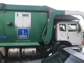 Iveco 2350 Garbage Compactor - picture2' - Click to enlarge