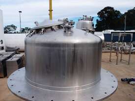 Stainless Steel Storage Tank (Vertical), Capacity: 3,000Lt - picture1' - Click to enlarge