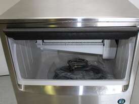 Hoshizaki KM-50A Ice Machine - picture1' - Click to enlarge