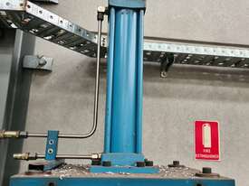 Hydraulic press - picture2' - Click to enlarge