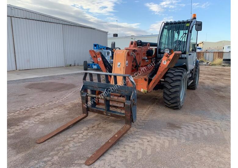 caption 2010 Genie GTH4514 Telescopic Handler