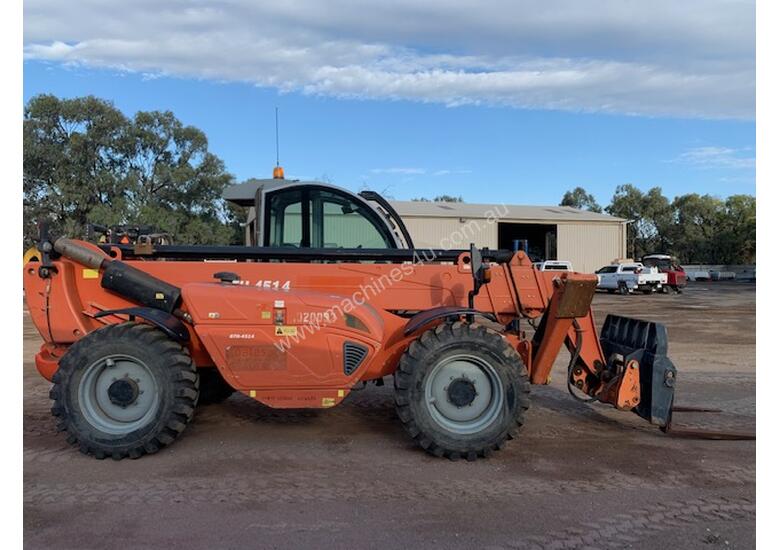 caption 2010 Genie GTH4514 Telescopic Handler