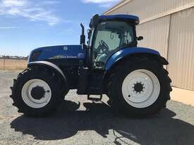 New Holland T7030 - picture2' - Click to enlarge