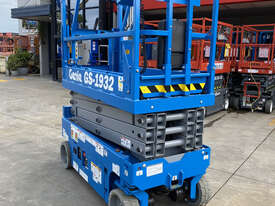 Genie GS1932 19ft Electric Scissor Lift - picture2' - Click to enlarge