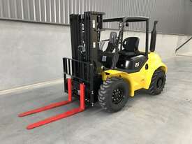 2500Kg 4x4 Rough Terrain Forklifts - picture1' - Click to enlarge