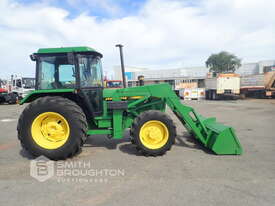 JOHN DEERE 2040 4X4 TRACTOR - picture0' - Click to enlarge