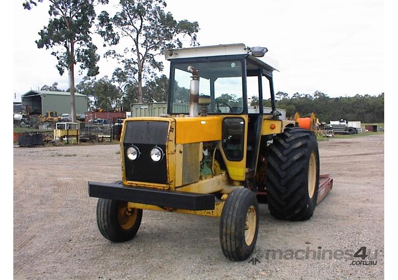 Used Chamberlain John Deere John Deere 3380 tractor and 6 foot slasher