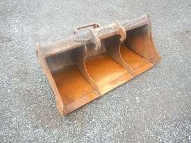 970mm Mud Bucket to suit 3 Ton Excavator - picture0' - Click to enlarge