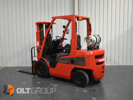 Nissan P1F2A25DU 2.5 Tonne Forklift 4 Hydraulic Functions Fork Positioner LPG EFI Engine  - picture0' - Click to enlarge