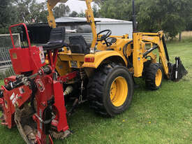 tractor with 3in1  FEL and Backhoe - picture0' - Click to enlarge