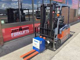 2012 TOYOTA 7FBE20 3 WHEEL 7FBE20 COUNTER BALANCED FORKLIFT CONTAINER MAST 4300mm NEW PHOTOS WHEN IT - picture2' - Click to enlarge