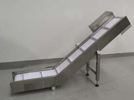 (NEW) Inclined Packing Conveyor - picture0' - Click to enlarge
