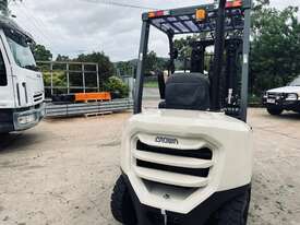 Crown Diesel Forklift  - picture1' - Click to enlarge