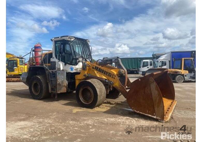 caption 2016 Liebherr L556