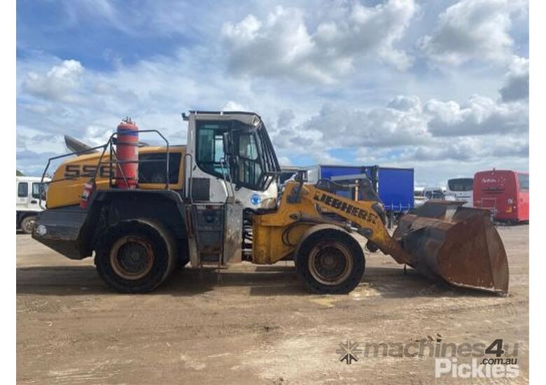 caption 2016 Liebherr L556