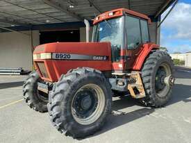 Case IH 8920 Magnum - picture2' - Click to enlarge