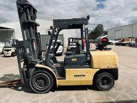 Komatsu Forklift 4500kg  - picture0' - Click to enlarge