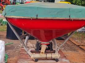 Used Silvan Spreader - picture0' - Click to enlarge