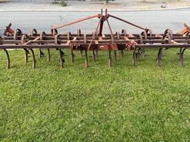 Cultivator Tynes Berends 24 tyne 3PL with Clod breaker - picture0' - Click to enlarge