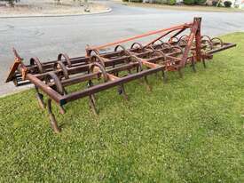 Cultivator Tynes Berends 24 tyne 3PL with Clod breaker - picture1' - Click to enlarge