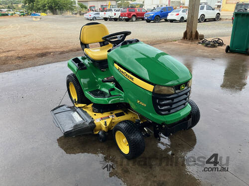 John Deere X320 Standard Ride On Lawn Equipment