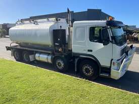 Truck Tanker Volvo FM12 460HP 2004 8x4 1BTH314 SN1455 - picture0' - Click to enlarge