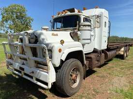 Mack R Series - picture0' - Click to enlarge