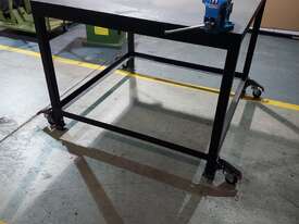 Metal Workbench - picture2' - Click to enlarge