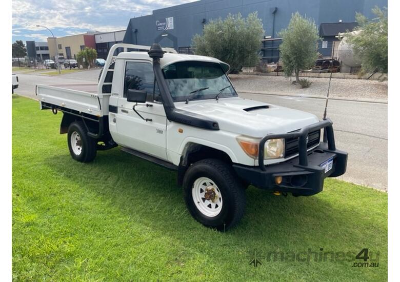 Buy Used 2011 Toyota LANDCRUISER Utes in , - Listed on Machines4u