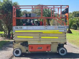 JLG 2646 Scissor Lift Access & Height Safety - picture0' - Click to enlarge